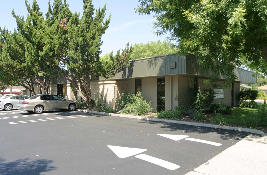 1635 Tully Rd, Modesto, CA 95350