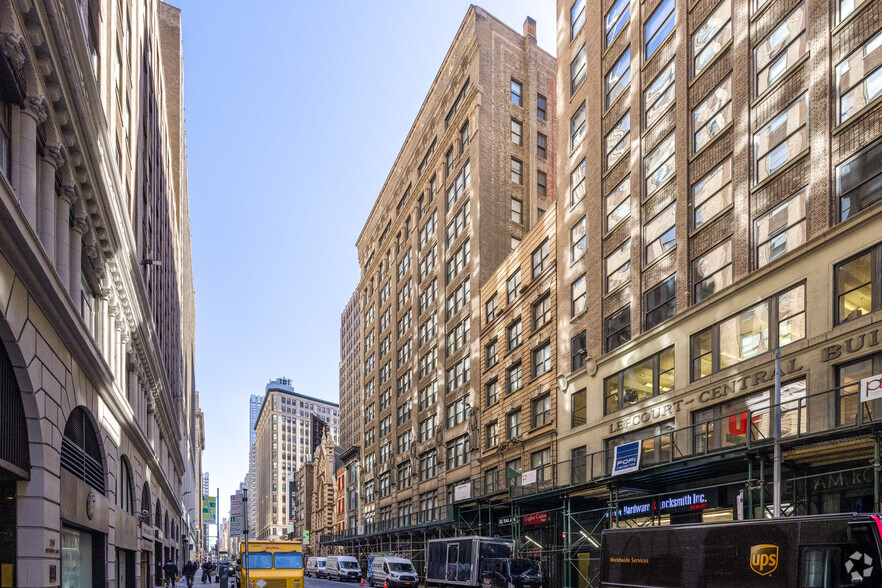 134-142 W 37th St, New York, NY for lease - Building Photo - Image 1 of 8