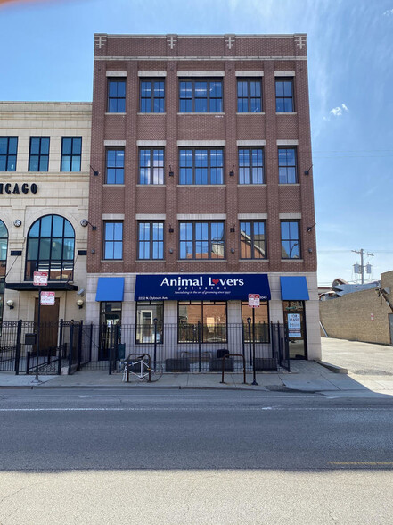 2232 N Clybourn Ave, Chicago, IL for lease - Building Photo - Image 1 of 1