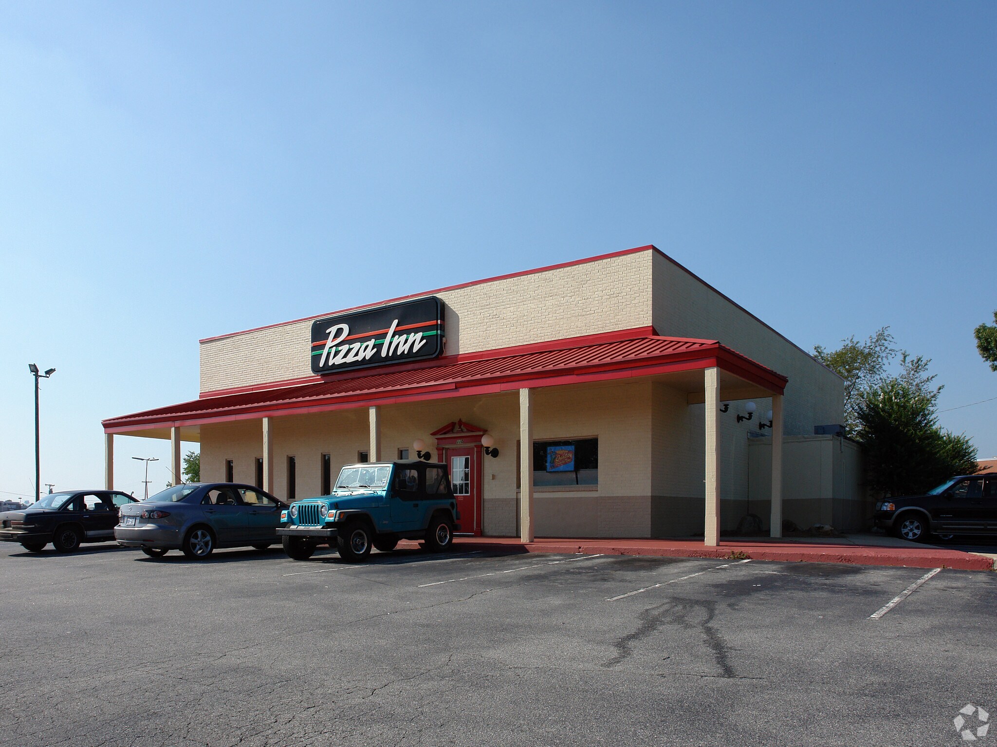 110 W Fairfield Rd, High Point, NC for sale Primary Photo- Image 1 of 1