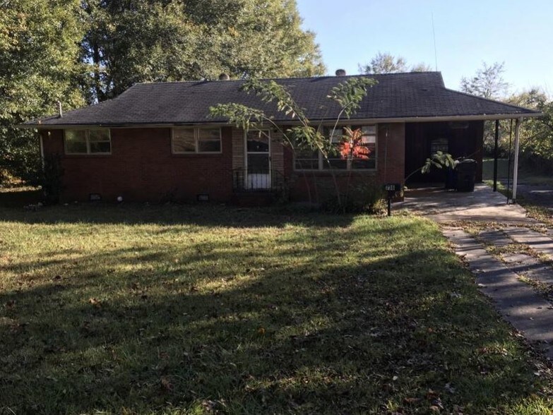 736 King Rd, Riverdale, GA 30274