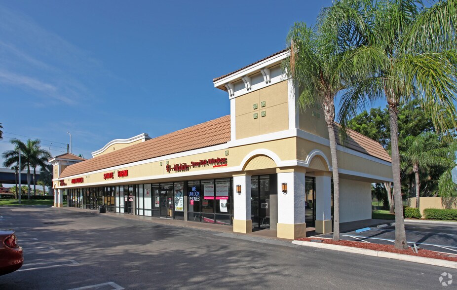10105 Southern Blvd, Royal Palm Beach, FL for sale - Primary Photo - Image 1 of 1