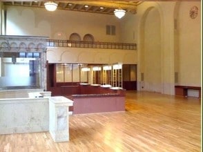 320 SW 6th Ave, Portland, OR for lease Interior Photo- Image 1 of 6