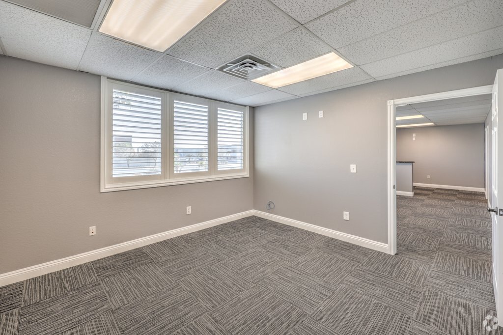 5965 Harrison Dr, Las Vegas, NV for lease Interior Photo- Image 1 of 28