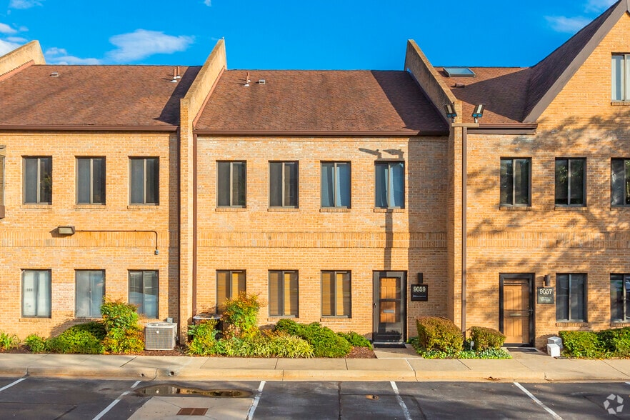 9025 Shady Grove Ct, Gaithersburg, MD for sale - Building Photo - Image 3 of 8