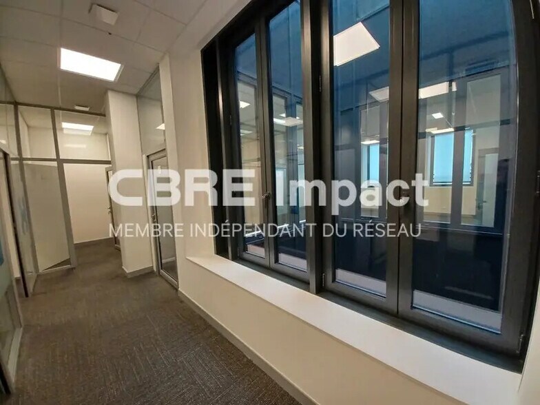 Office in Reims for lease - Interior Photo - Image 3 of 4