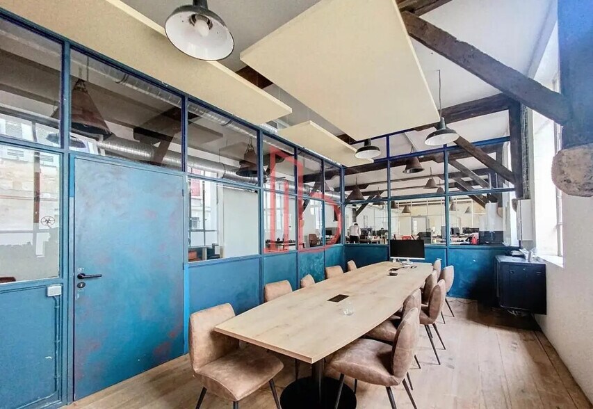 Office in Bordeaux for lease - Interior Photo - Image 3 of 9
