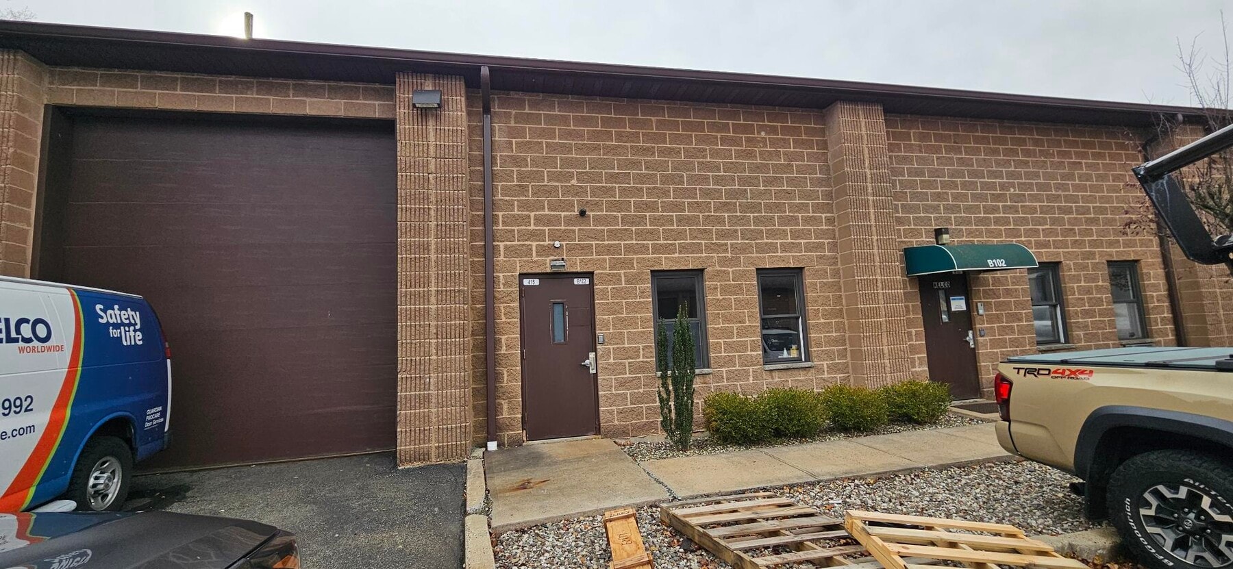 415 Spook Rock Rd, Suffern, NY 10901 - Unit B102 - - Interior Photo - Image 1 of 17