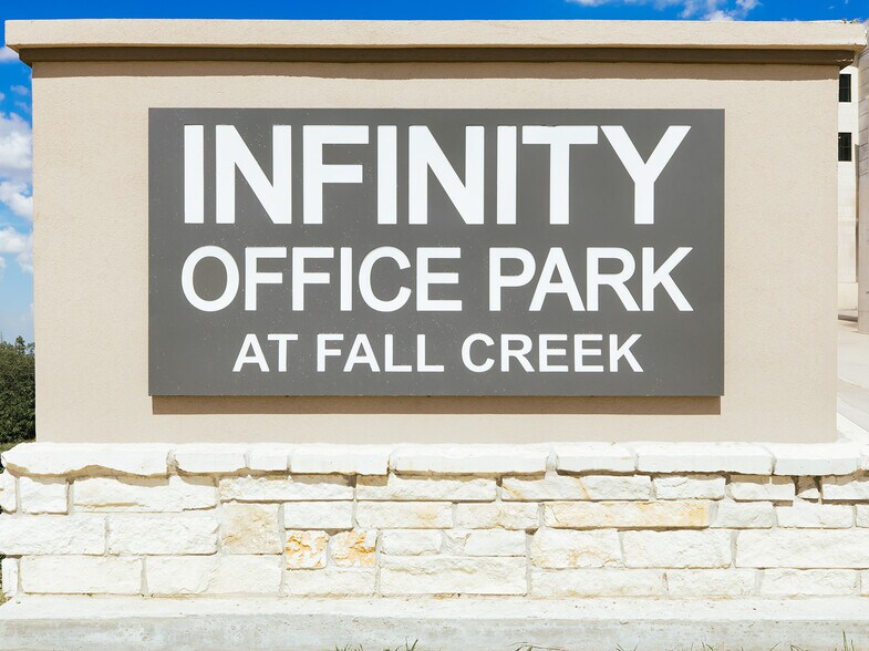 8525 N Sam Houston Pkwy E, Humble, TX for sale - Building Photo - Image 1 of 42