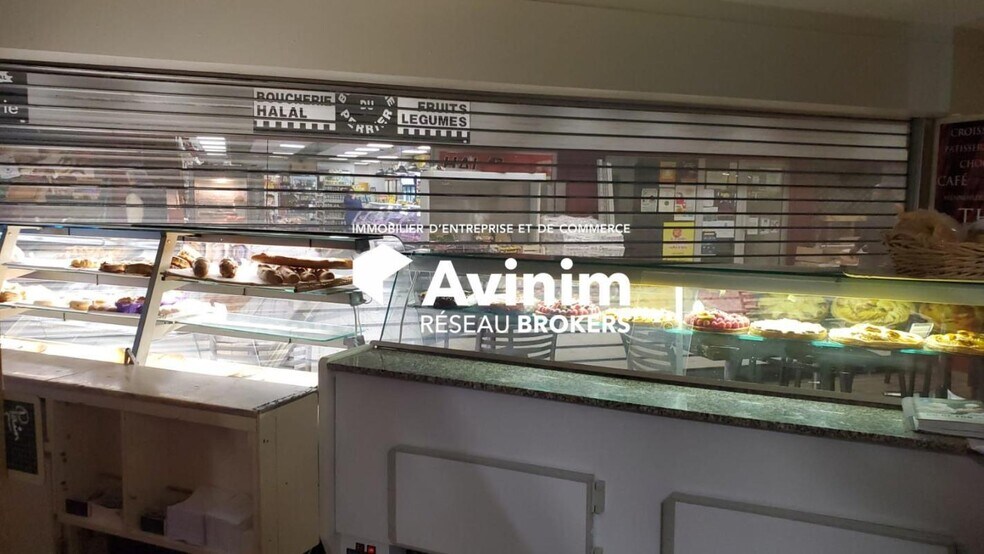 Retail in Annemasse for sale - Interior Photo - Image 2 of 5
