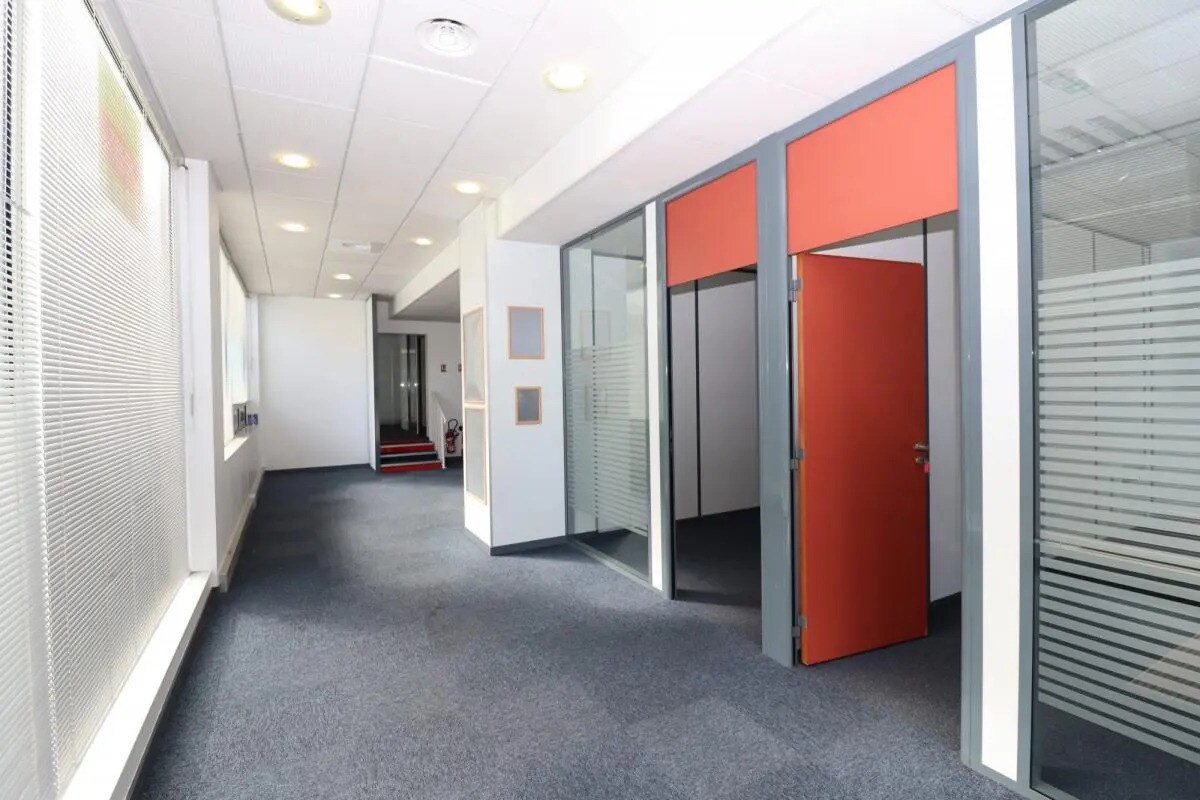 Office in Palaiseau for lease Building Photo- Image 1 of 9