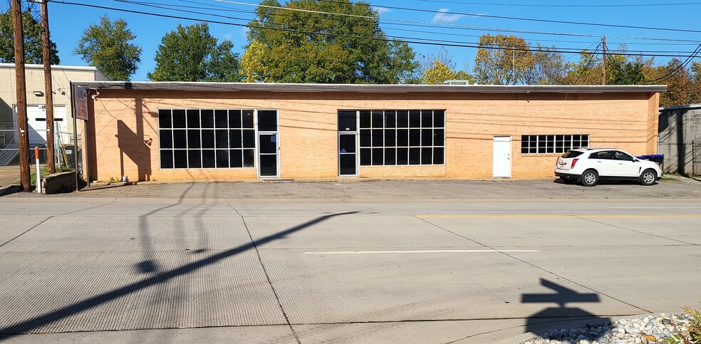 313 E Cotton St, Longview, TX for sale - Building Photo - Image 1 of 10