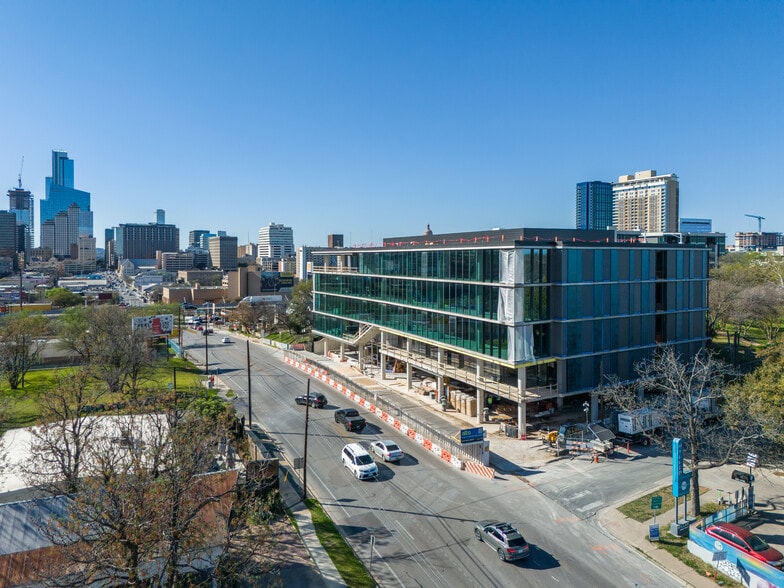 924 E 7th St, Austin, TX for lease - Building Photo - Image 1 of 6