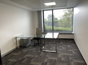 10 Allée De La Connaissance, Lieusaint for lease Interior Photo- Image 1 of 1