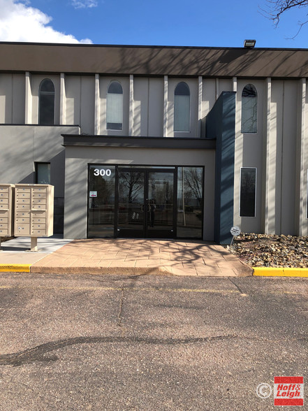 300 W Garden Of The Gods Rd, Colorado Springs, CO for lease - Building Photo - Image 1 of 6