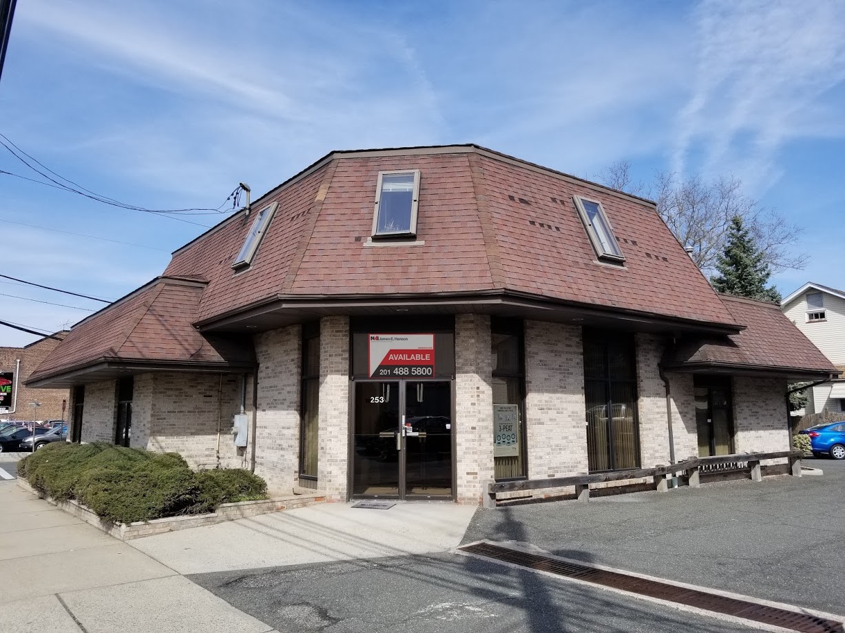 253 S Washington Ave, Bergenfield, NJ for sale Primary Photo- Image 1 of 1