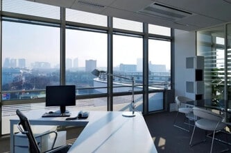 Office in Nanterre for lease Interior Photo- Image 1 of 1