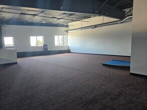 240 Eastland Dr, Twin Falls, ID for lease Interior Photo- Image 2 of 7