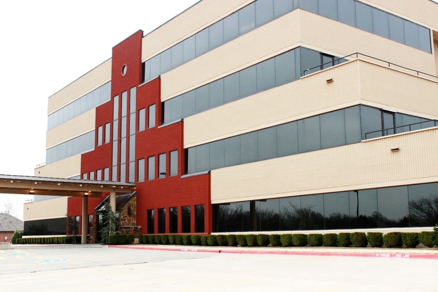 13321 N Meridian Ave, Oklahoma City, OK for lease - Building Photo - Image 3 of 9