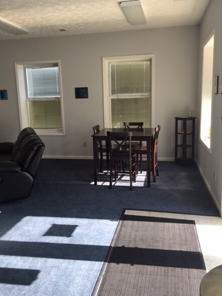 633 Chamberlin Ave, Frankfort, KY for sale - Primary Photo - Image 1 of 1