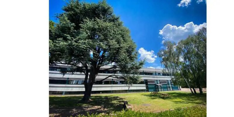 Office in Sotteville-lès-Rouen for lease - Building Photo - Image 1 of 2