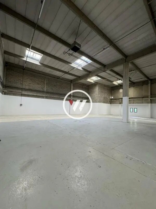 Flex in Sarcelles for lease Building Photo- Image 1 of 14