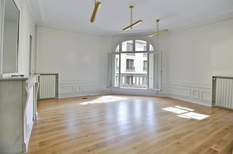 5 Rue Jules Lefebvre, Paris for lease Interior Photo- Image 2 of 8