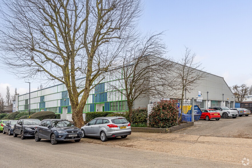 Swallowfields, Welwyn Garden City for sale - Building Photo - Image 2 of 12