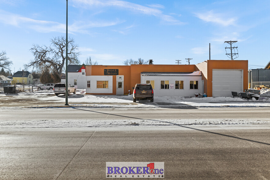 120 E 3rd St, Lusk, WY for sale - Primary Photo - Image 1 of 26