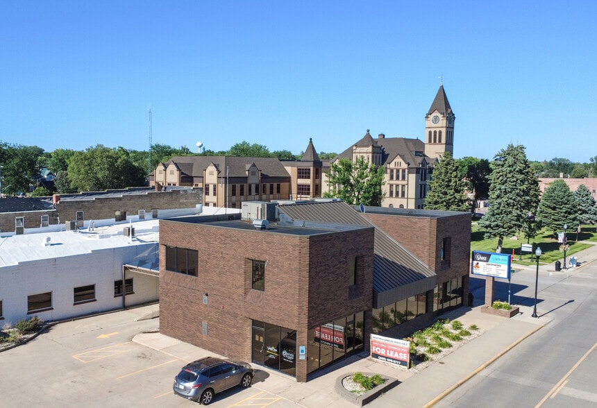 102 W 5th St, Canton, SD for sale - Building Photo - Image 2 of 23