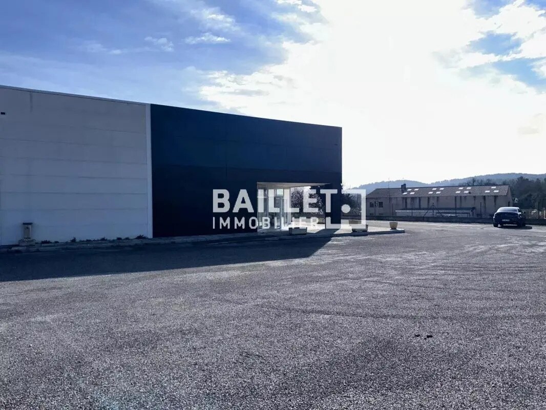 Retail in Tourrettes for sale Building Photo- Image 1 of 17