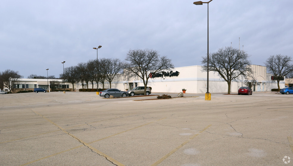 970 N Lake St, Aurora, IL for lease - Building Photo - Image 2 of 5