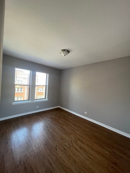 7700 S Saginaw Ave, Chicago, IL for sale - Building Photo - Image 3 of 5