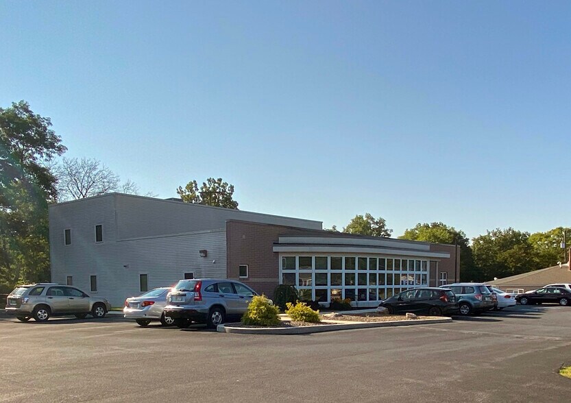 1921 Spring Rd, Carlisle, PA for sale - Primary Photo - Image 1 of 1
