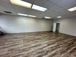 214 Atlanta Rd, Cumming, GA for lease Interior Photo- Image 2 of 4