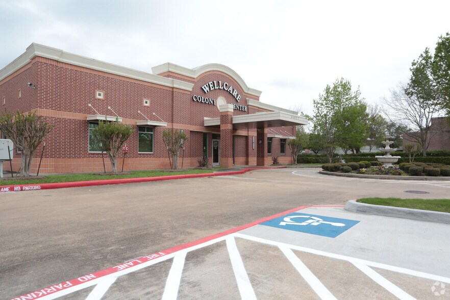 4427 Highway 6, Sugar Land, TX for lease - Primary Photo - Image 1 of 32