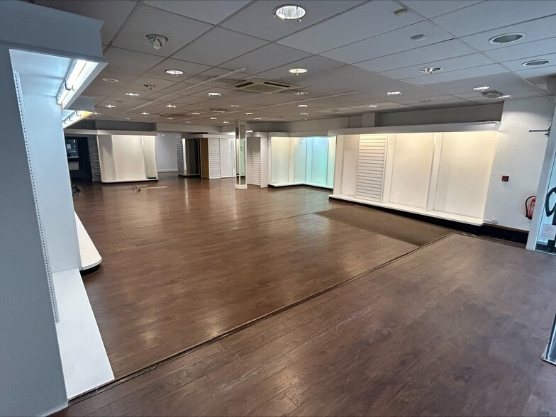 5 Iron Gate, Derby for lease - Interior Photo - Image 3 of 4