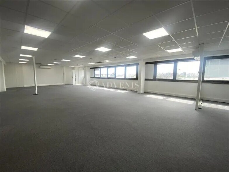 Office in Ivry-sur-Seine for lease - Interior Photo - Image 3 of 12