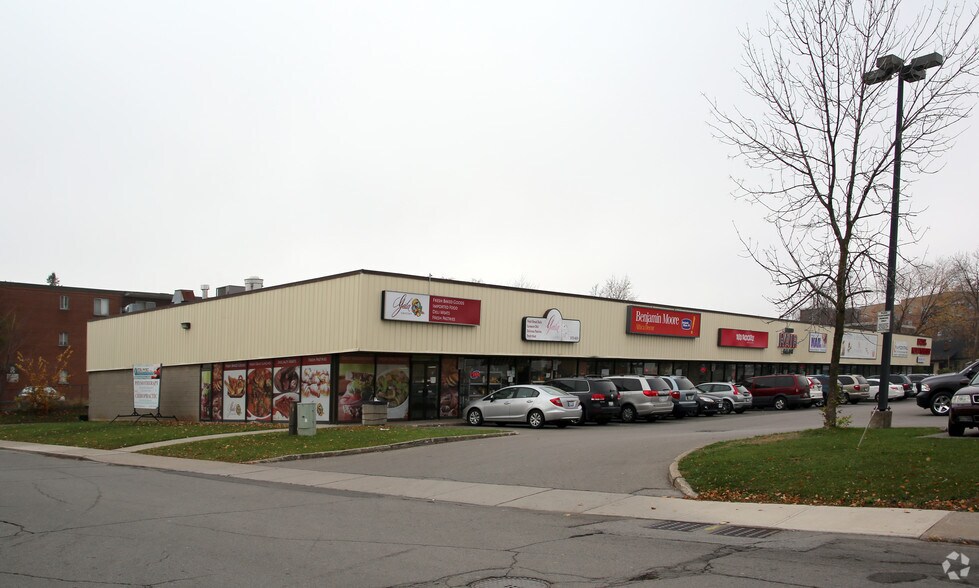 754 Queenston Rd, Hamilton, ON L8G 1A4