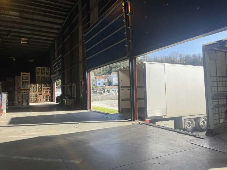 Office in Lormont for lease - Building Photo - Image 3 of 4