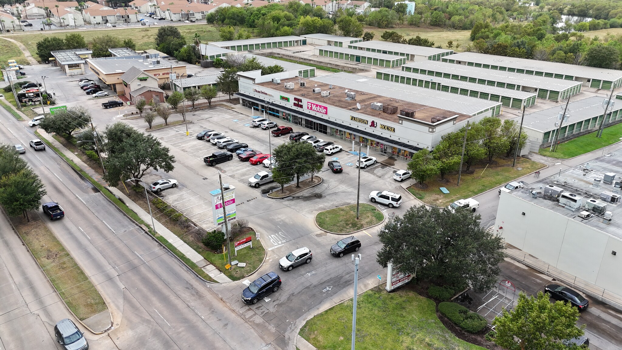 10208 Beechnut St, Houston, TX for lease Building Photo- Image 1 of 8