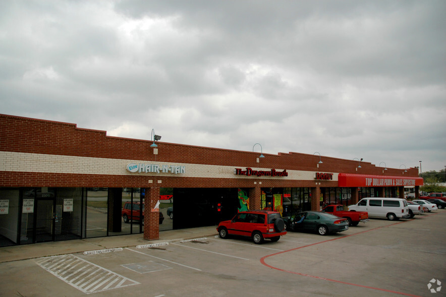 2301 Central Dr, Bedford, TX for lease - Building Photo - Image 3 of 32