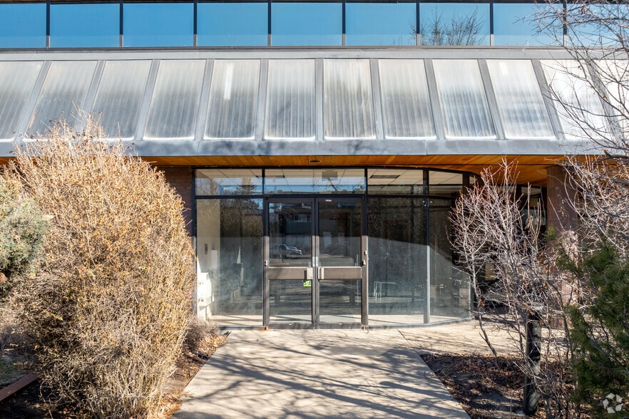 1095 S Monaco Pky, Denver, CO for lease - Building Photo - Image 2 of 15