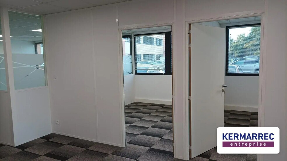 Office in Rezé for lease - Building Photo - Image 3 of 10