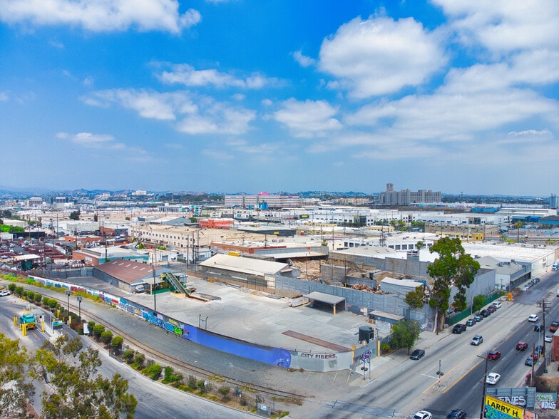 2211 E Washington Blvd, Los Angeles, CA for lease - Building Photo - Image 3 of 4