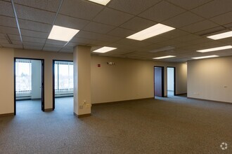 701 Lee St, Des Plaines, IL for lease Interior Photo- Image 2 of 7