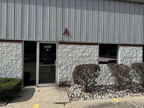 5499 Perry Dr, Waterford, MI for lease Interior Photo- Image 2 of 6