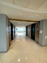 6464 Savoy Dr, Houston, TX for lease Lobby- Image 2 of 9