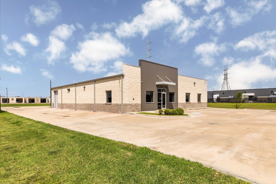 220 Ibis St, Webster, TX for lease - Primary Photo - Image 1 of 15