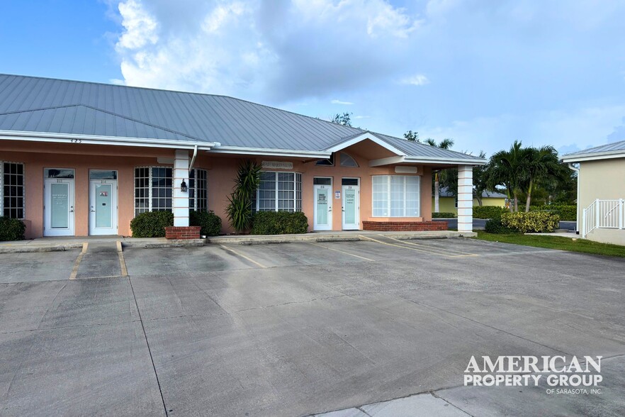 425 Cross St, Punta Gorda, FL for lease - Building Photo - Image 1 of 5